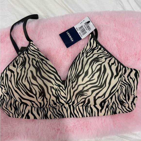 Leonisa Plunge Wireless Bras for Women - Seamless No Underwire
Triangle Bra - Picture 5 of 13